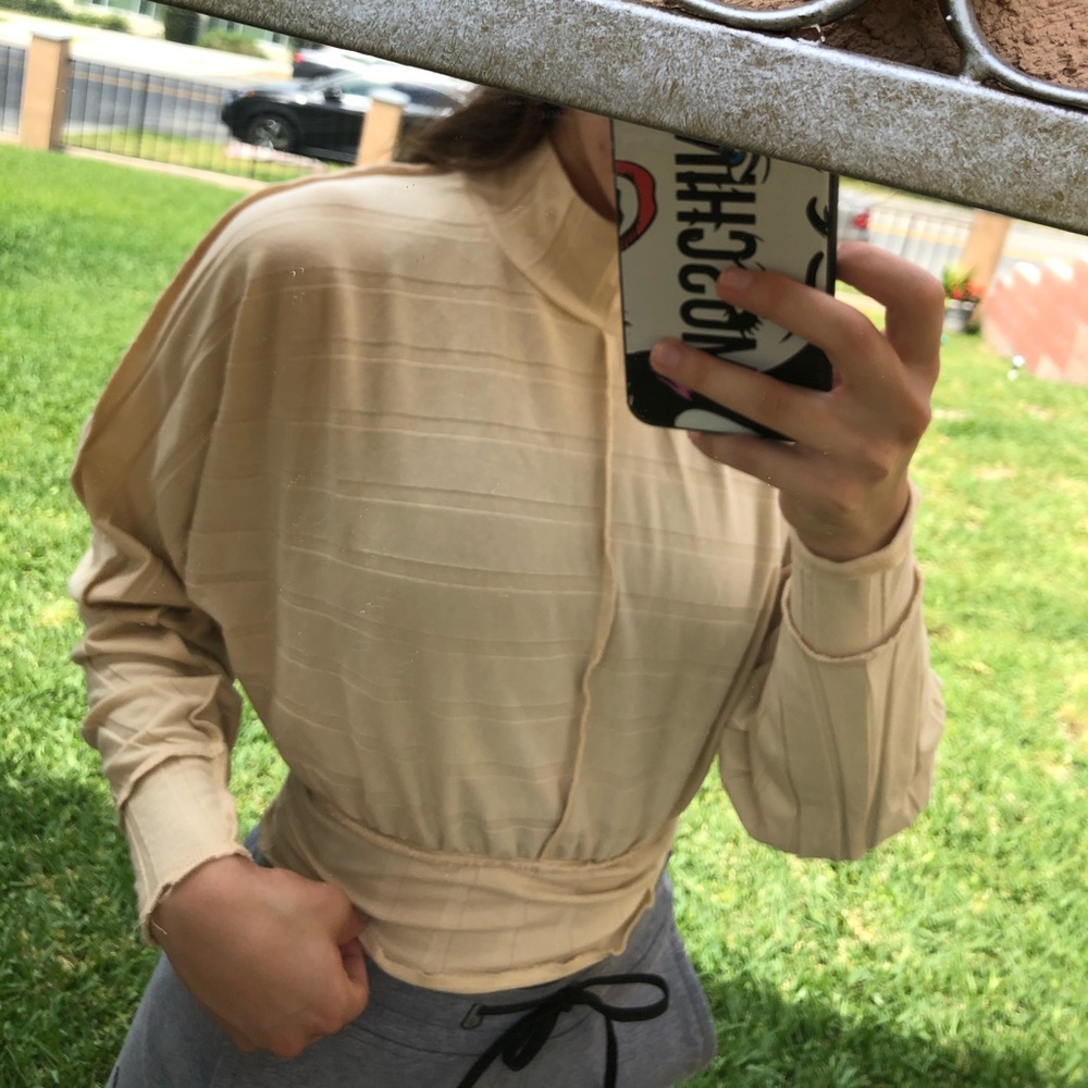 Cream turtleneck long sleeve!